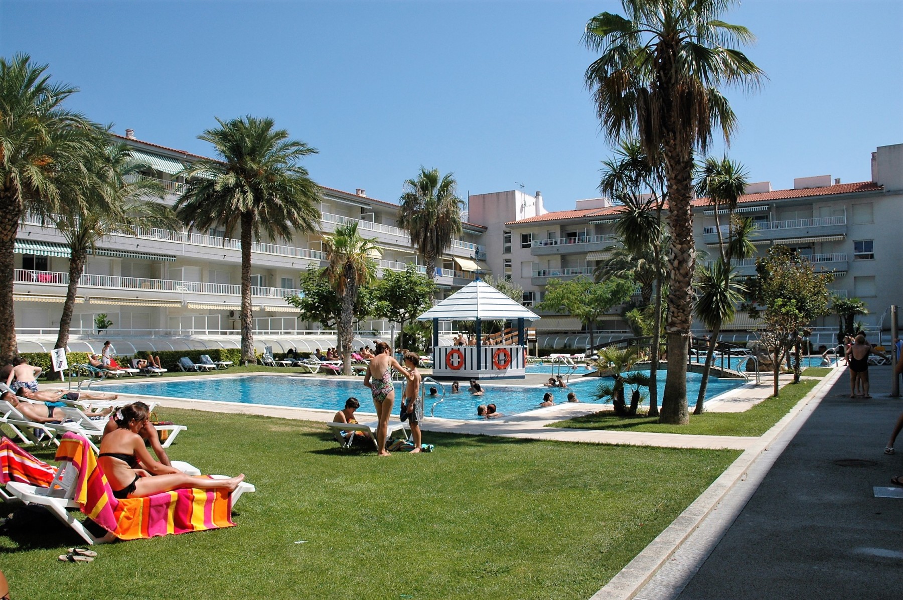 2 Bedroom Apartment For Rent in the Mar Dor, Estartit (Sleeps 4 / 6) — photograph 12