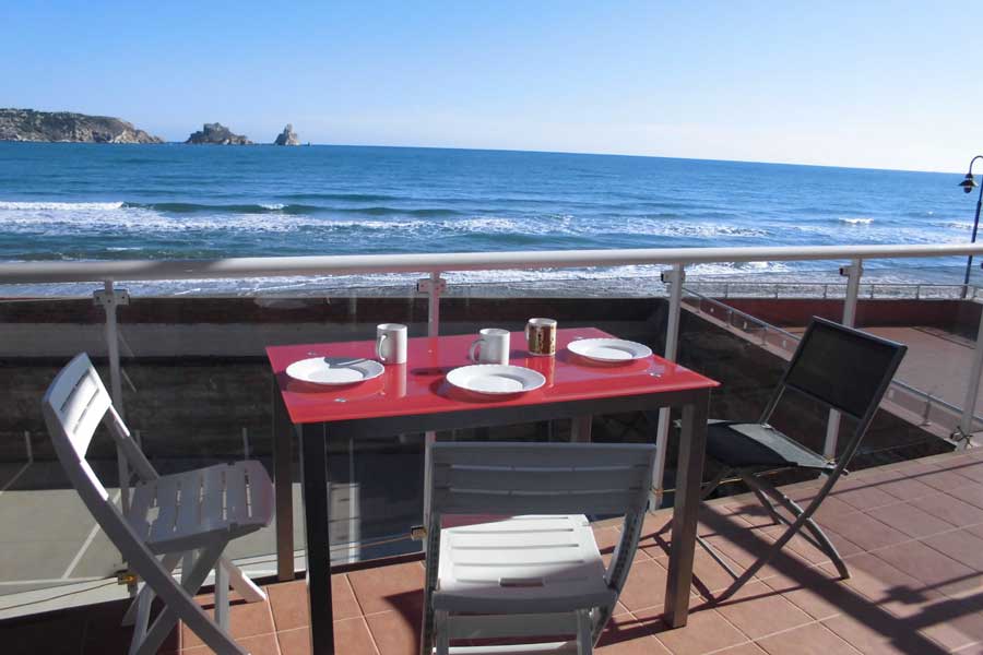 Artit Complex holiday apartments in L'Estartit, Costa Brava