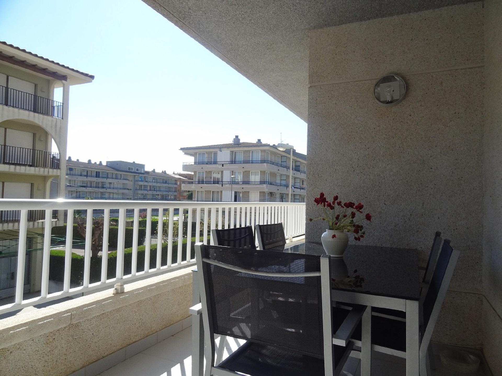 2 Bedroom Apartment For Rent in the Mar Dor, Estartit (Sleeps 4 / 6) — photograph 3