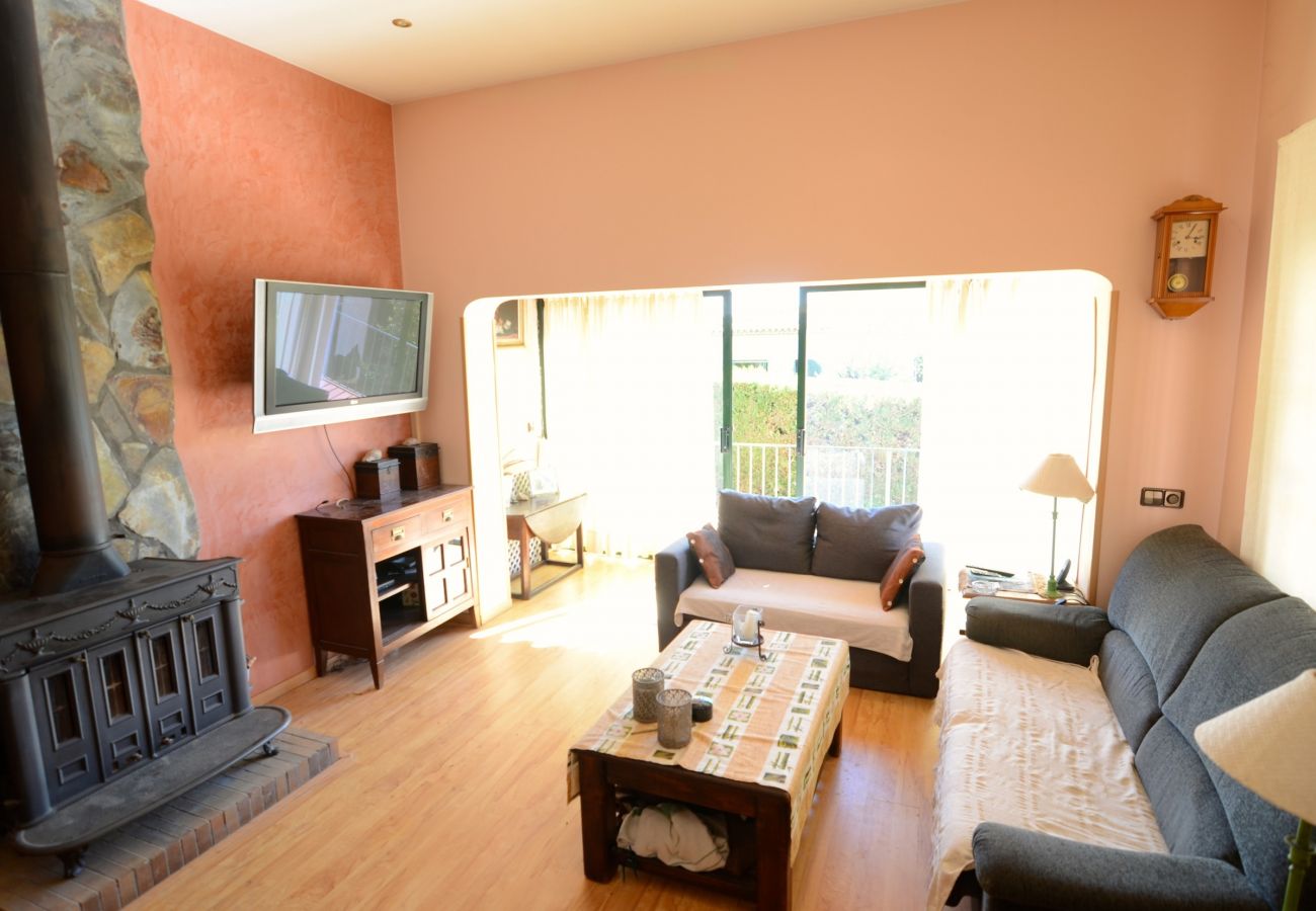 Additional photograph of 5 Bedroom Holiday Villa in Torre Vella (Sleeps 8 / 10)